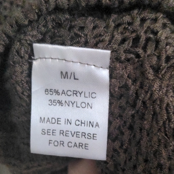 EUC✨ WISHLIST green open-knit oversized M/L v-neck sweater - Picture 15 of 16